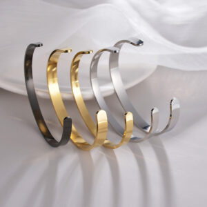 C- Shaped Bracelet Vacuum Plating Does Not Fade
