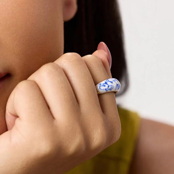 Retro Hand Painted Blue And White New Chinese Ceramic Necklace - Image 3