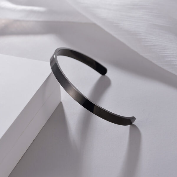 C- Shaped Bracelet Vacuum Plating Does Not Fade - Image 5