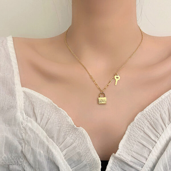 Key Design Light Luxury Women's Titanium Steel Clavicle Chain Necklace - Image 2