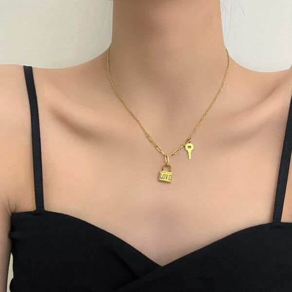 Key Design Light Luxury Women's Titanium Steel Clavicle Chain Necklace - Image 6