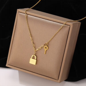 Key Design Light Luxury Women's Titanium Steel Clavicle Chain Necklace