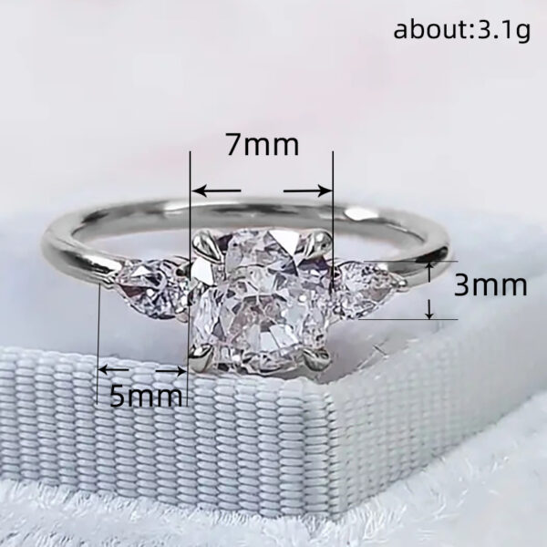 European And American Elegant Four-claw Zircon Ring - Image 3