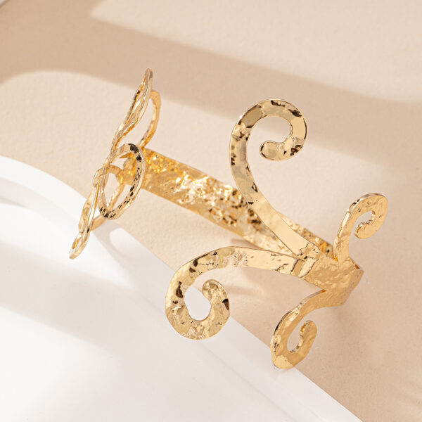 Creative Design Sense Metal Hollow Leaves Flowers Lines Ladies Open-ended Bracelet - Image 3