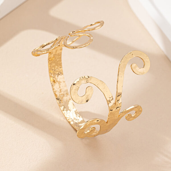 Creative Design Sense Metal Hollow Leaves Flowers Lines Ladies Open-ended Bracelet - Image 2