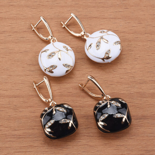 Alloy Drop Oil Earrings Fashion Geometry Pattern Niche High Sense - Image 3